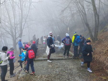 Mladi udeleženci na pohodu